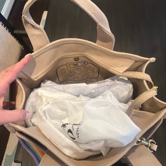 NWT Coach Rainbow Cargo Tote - Picture 9 of 14